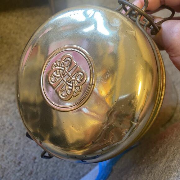 Vintage Baileys The Original Iris Cream Empty Tin 1996 Edition Produce Of Ire - Picture 2 of 7